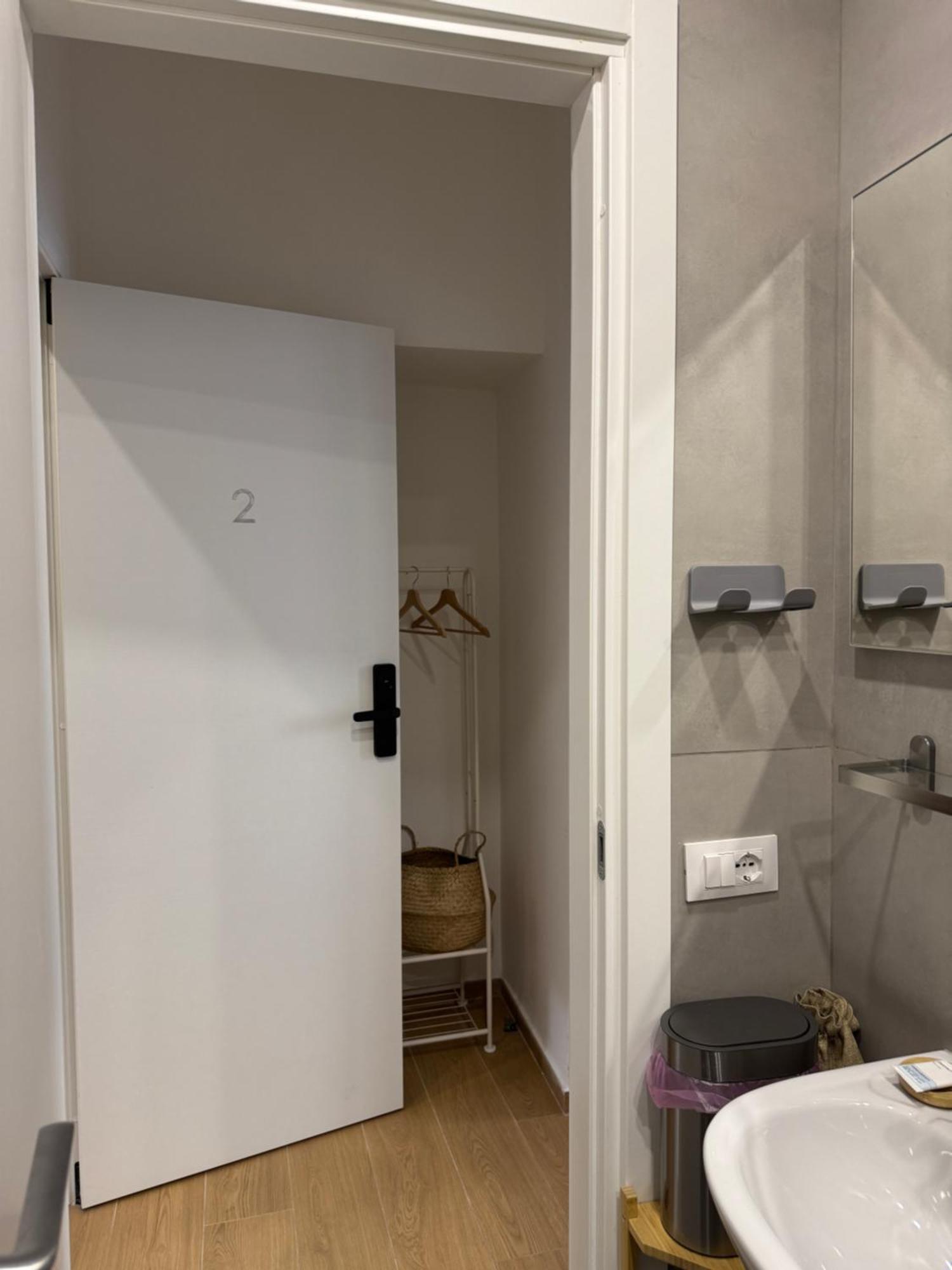 Flat 7 Rome Guesthouse Exteriör bild